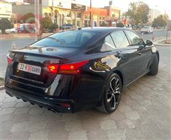 نيسان ألتيما
